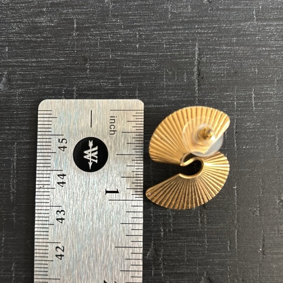 Vintage Geometric Gold-Toned Spiral S Post Back 80’s 90’s Earrings - Picture 5 of 5